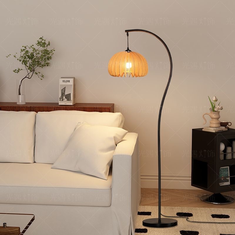 Lampa podłogowa w stylu vintag – Floor Lamp Arched recenzja i cena